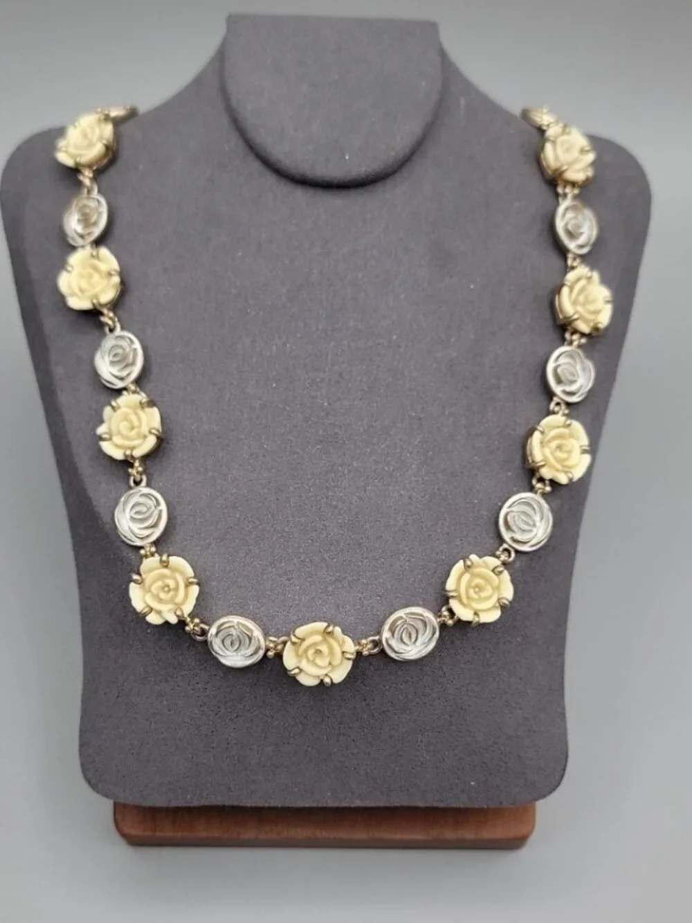 Vintage Liz Claiborne Rose Head Necklace 18